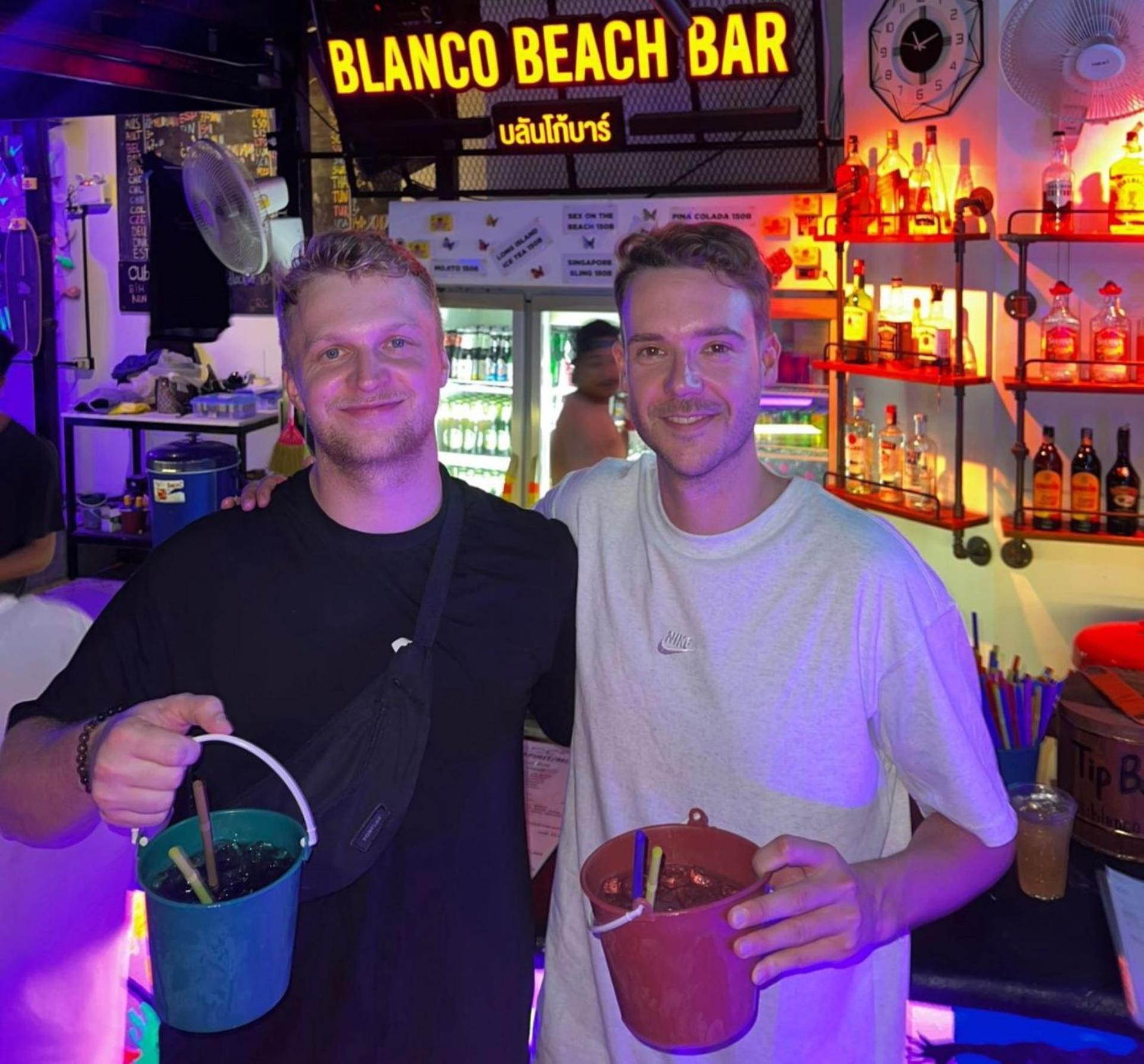 Blanco Beach Bar Hostel Koh Koh Phi Phi Don Extérieur photo